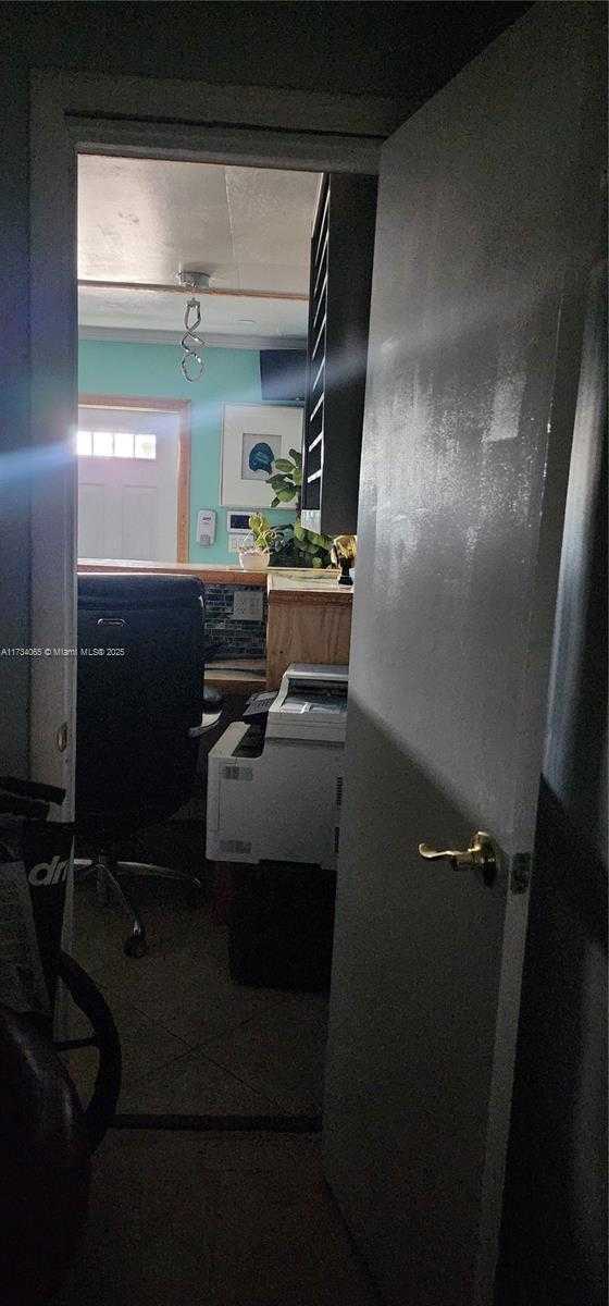 Small Image of 6966 TAFT ST #1, Hollywood Number 34