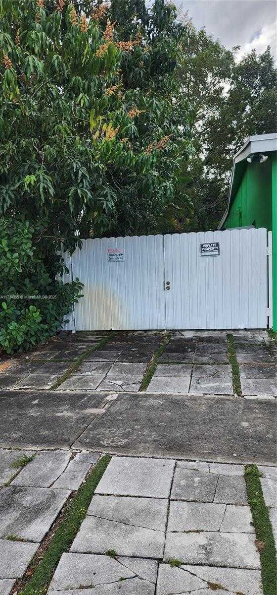 Small Image of 6966 TAFT ST #1, Hollywood Number 8
