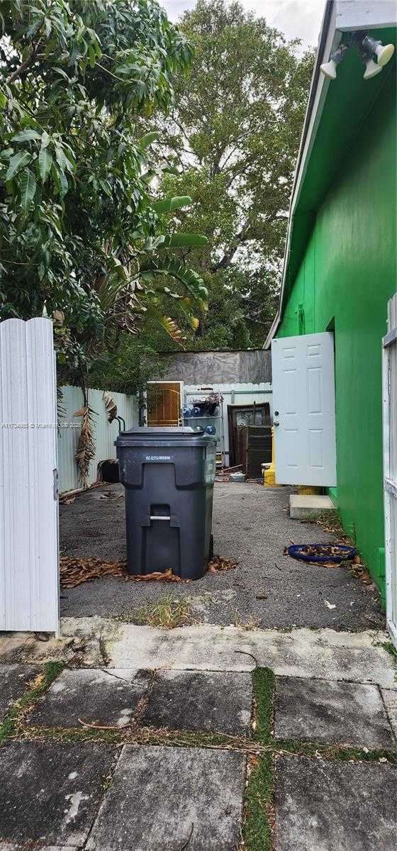 Small Image of 6966 TAFT ST #1, Hollywood Number 9