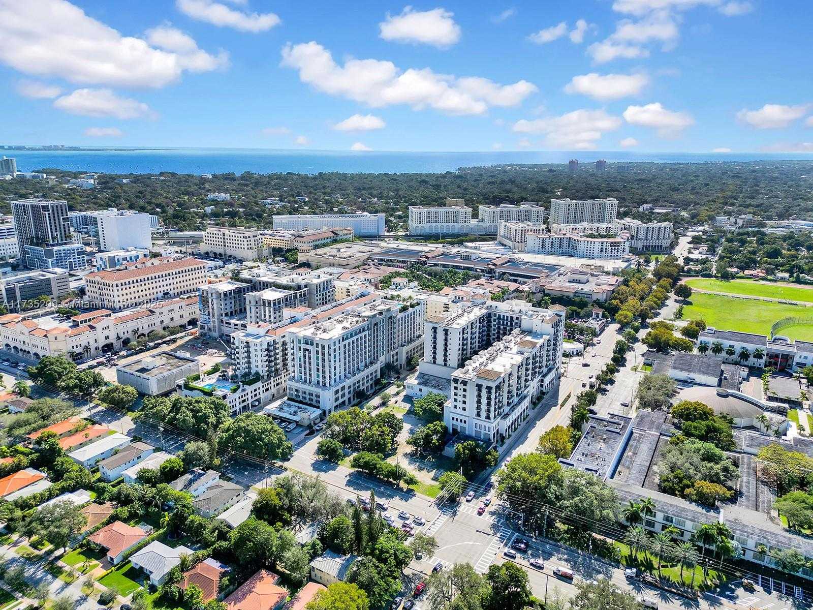 Small Image of 4070 LAGUNA ST, Coral Gables Number 4