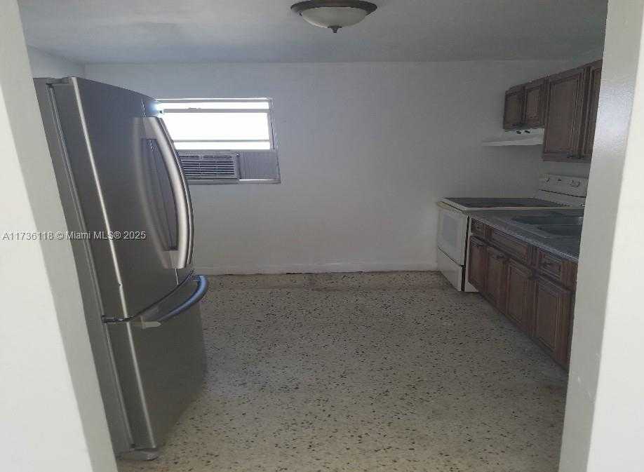 Small Image of 1895 NORTH WEST 35TH ST, Miami Number 7