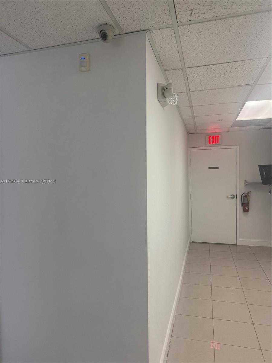 Small Image of 6015 NORTH WEST 87TH AVE, Miami Number 10