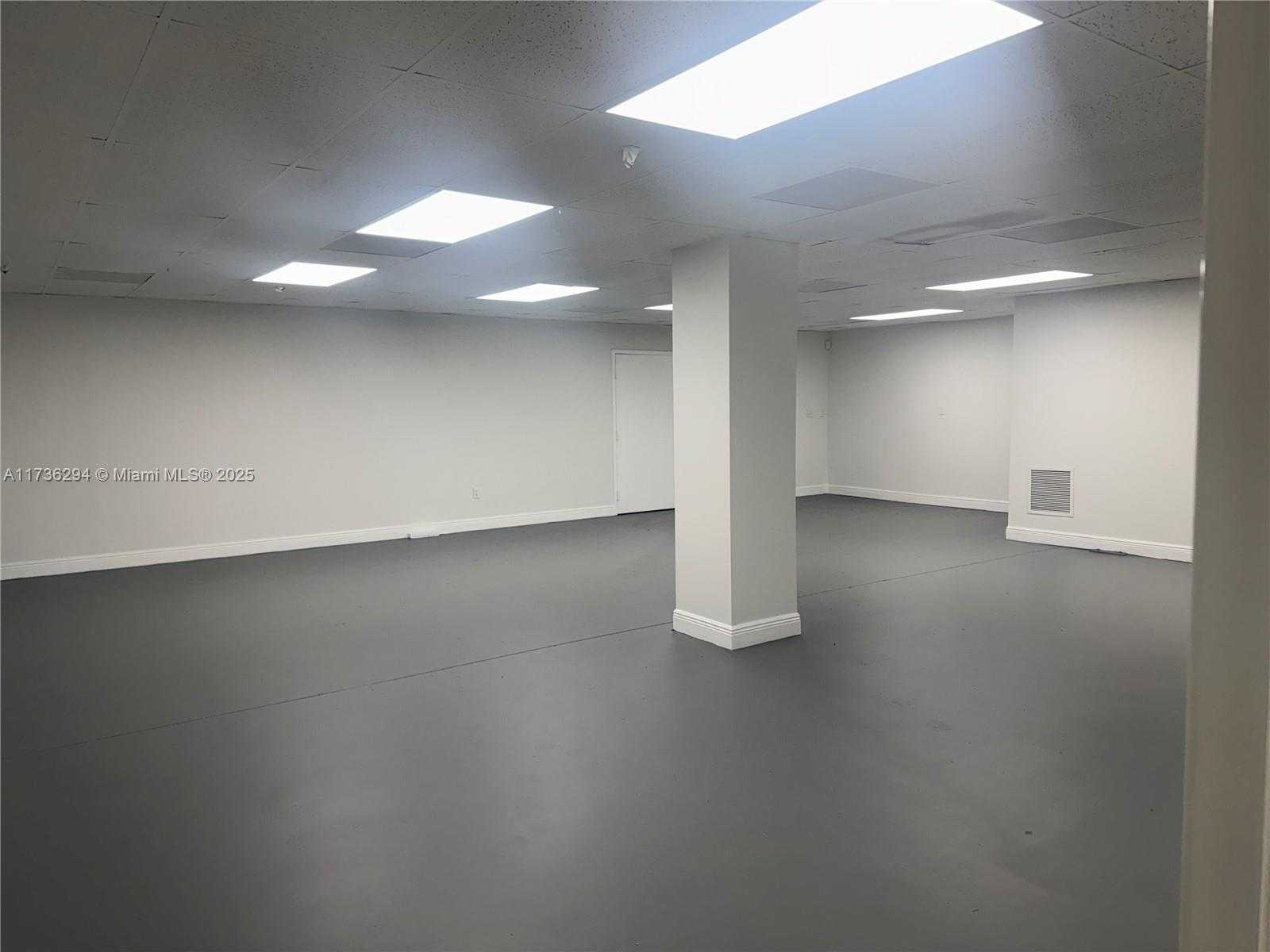 Small Image of 6015 NORTH WEST 87TH AVE, Miami Number 11