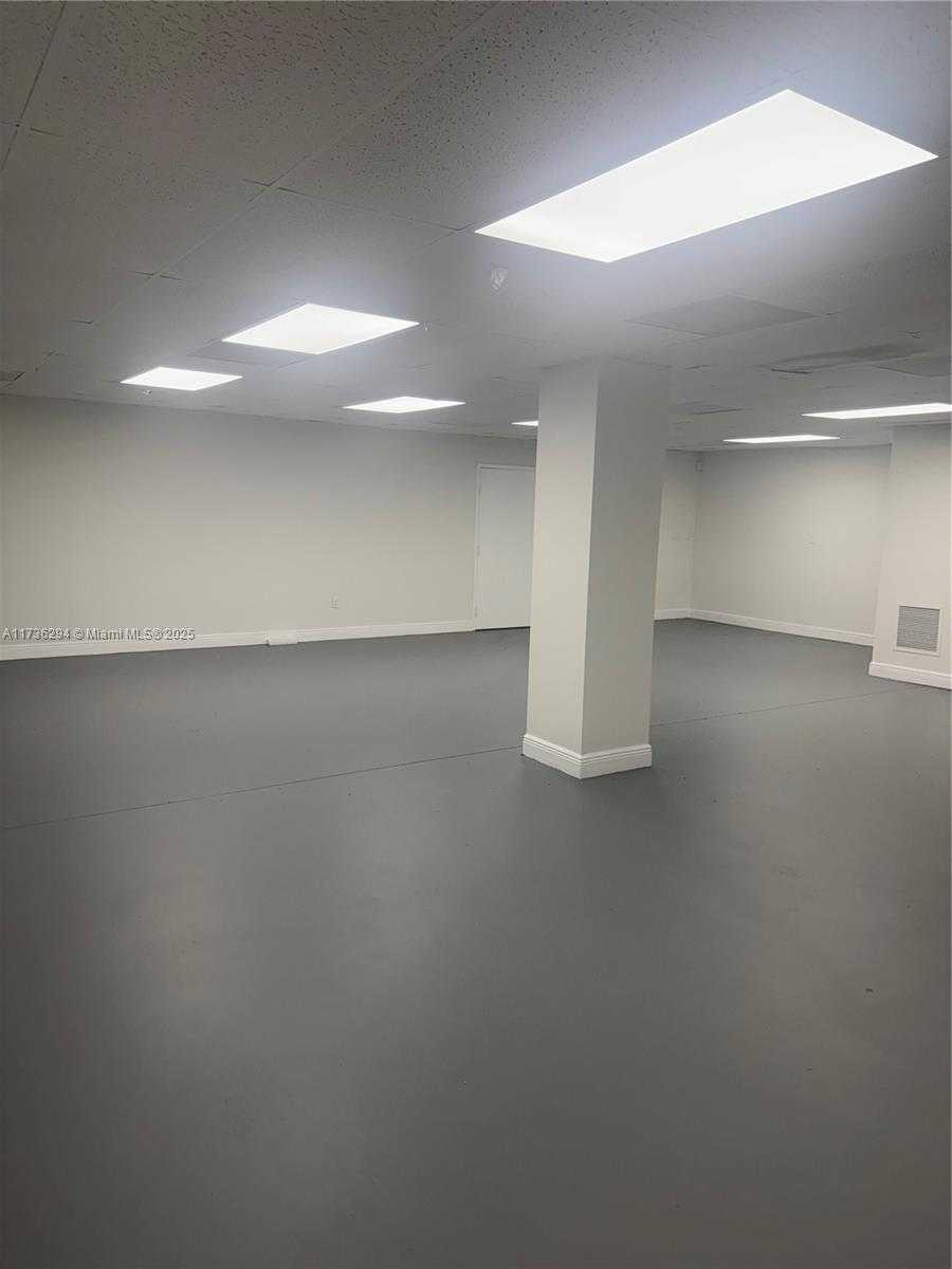 Small Image of 6015 NORTH WEST 87TH AVE, Miami Number 12
