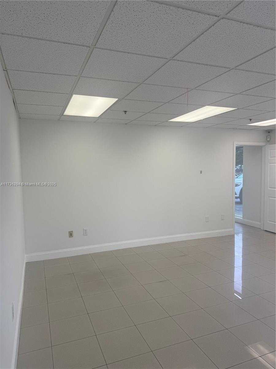 Small Image of 6015 NORTH WEST 87TH AVE, Miami Number 13