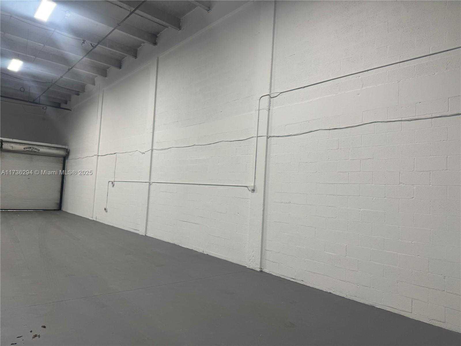 Small Image of 6015 NORTH WEST 87TH AVE, Miami Number 14
