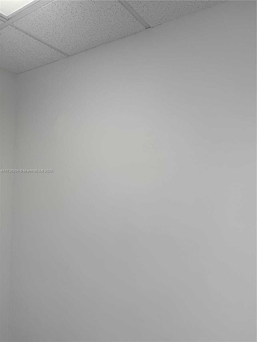 Small Image of 6015 NORTH WEST 87TH AVE, Miami Number 16