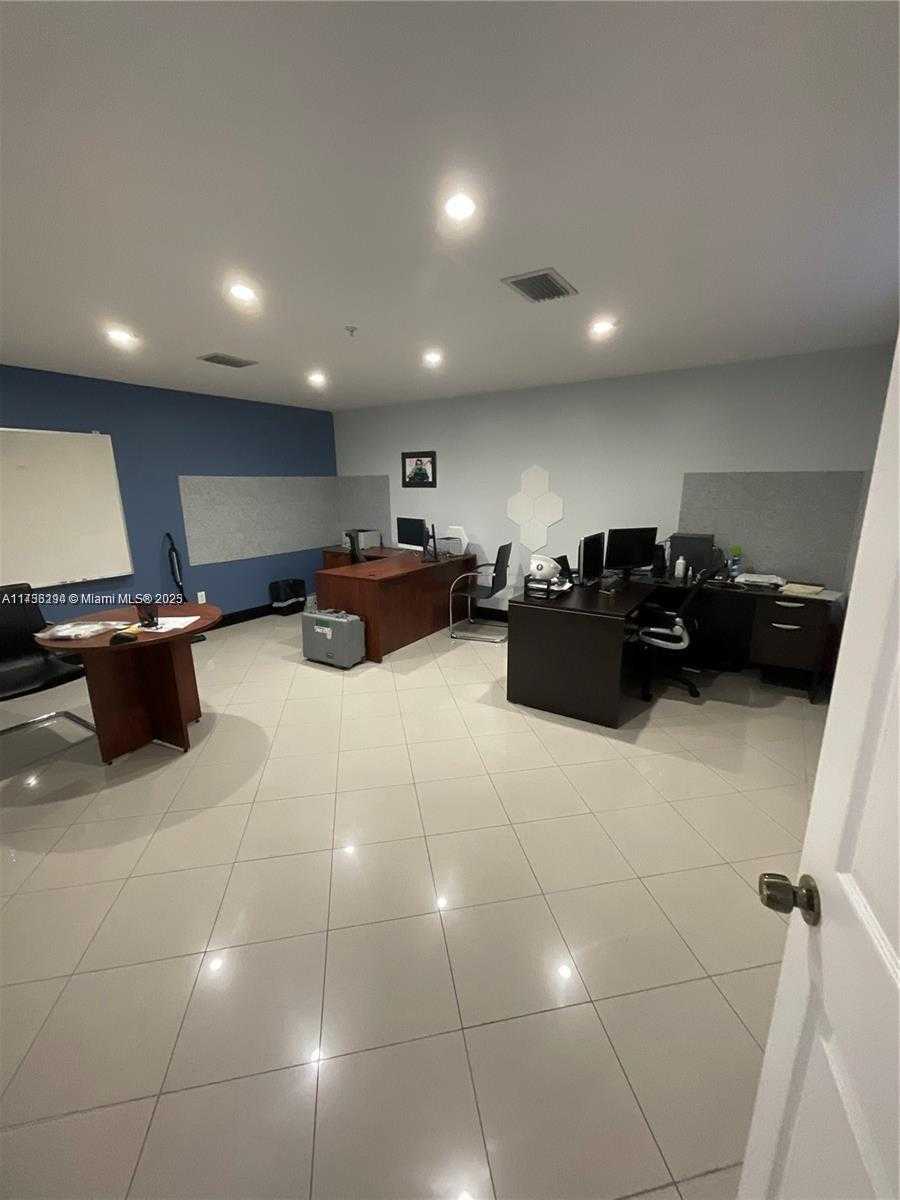 Small Image of 6015 NORTH WEST 87TH AVE, Miami Number 19