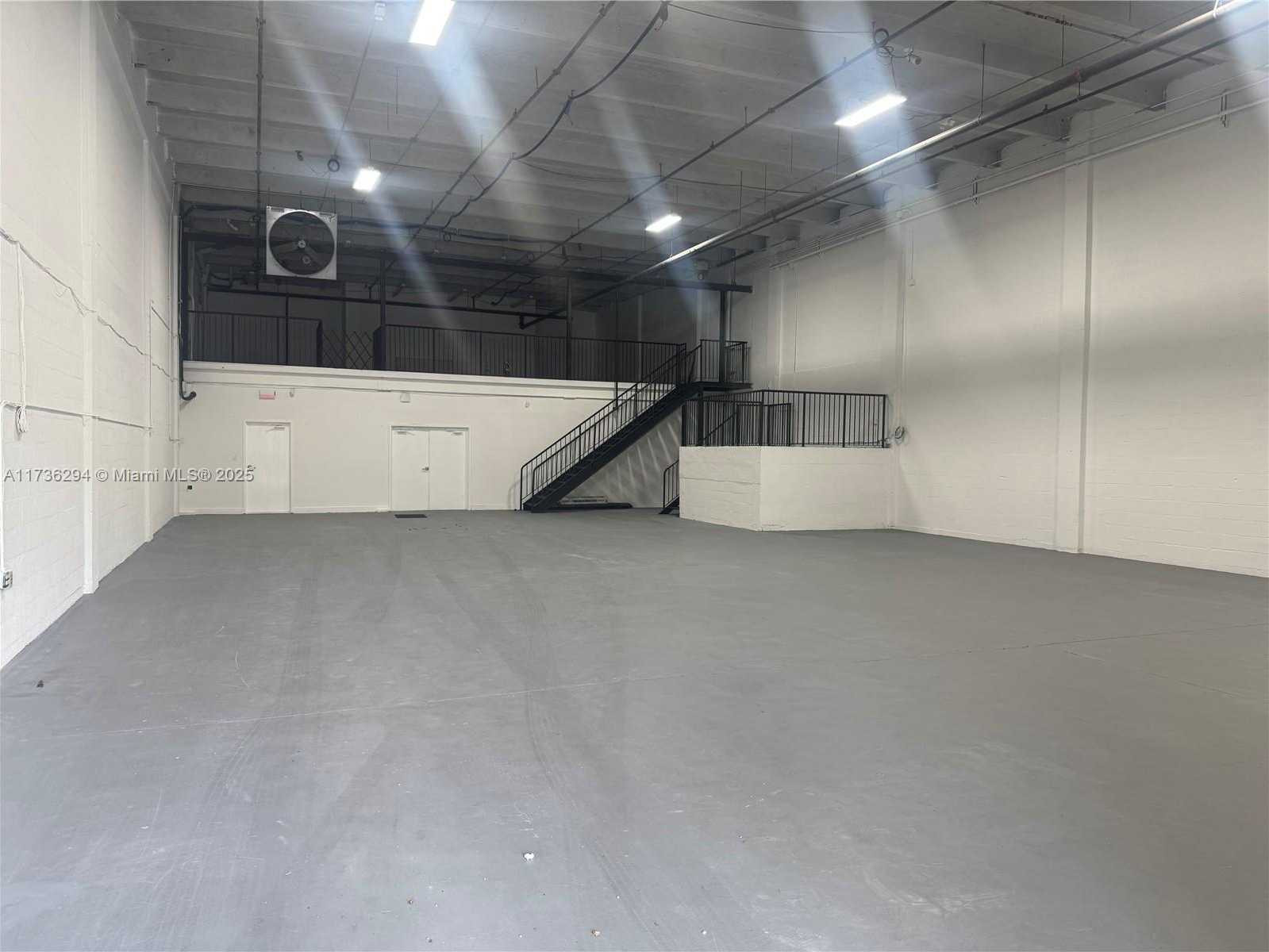 Small Image of 6015 NORTH WEST 87TH AVE, Miami Number 3