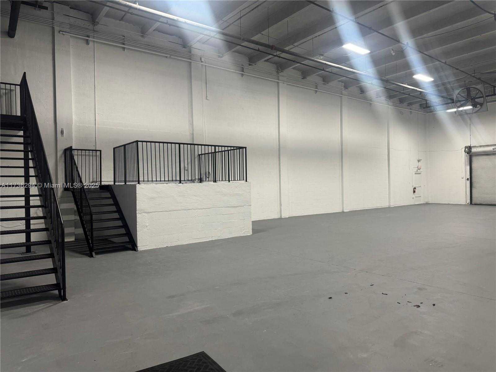 Small Image of 6015 NORTH WEST 87TH AVE, Miami Number 4