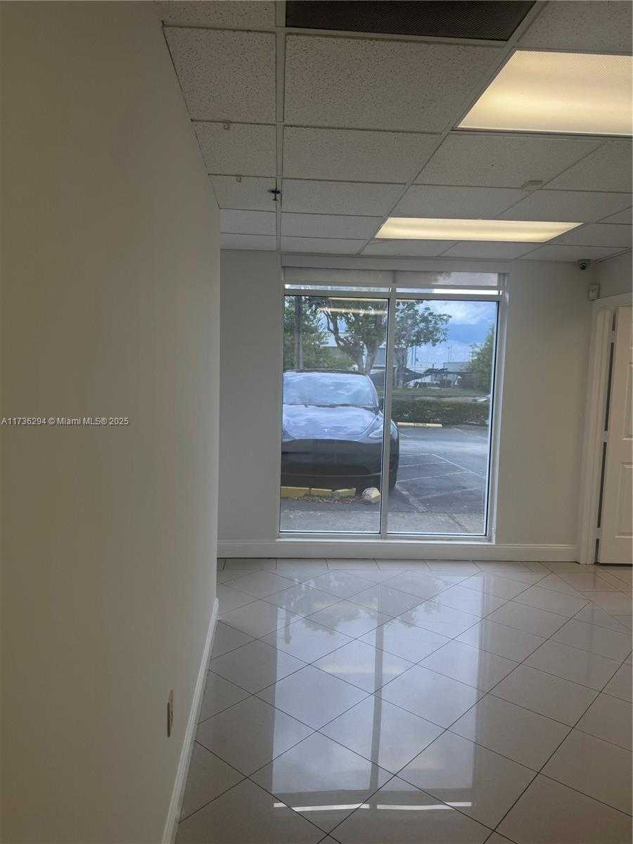Small Image of 6015 NORTH WEST 87TH AVE, Miami Number 9