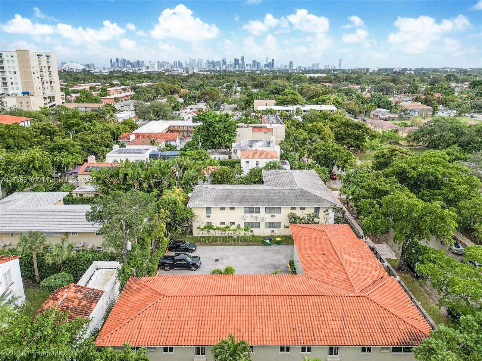 Small Image of 35 ANTILLA AVE, Coral Gables Number 10