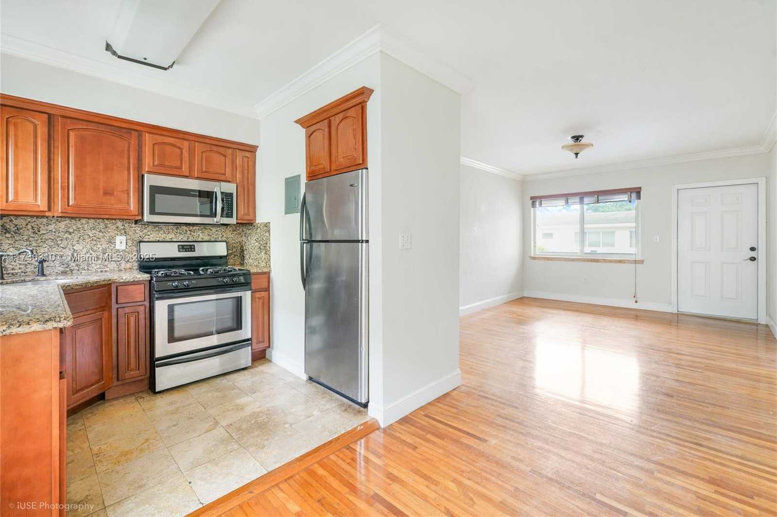 Small Image of 35 ANTILLA AVE, Coral Gables Number 17