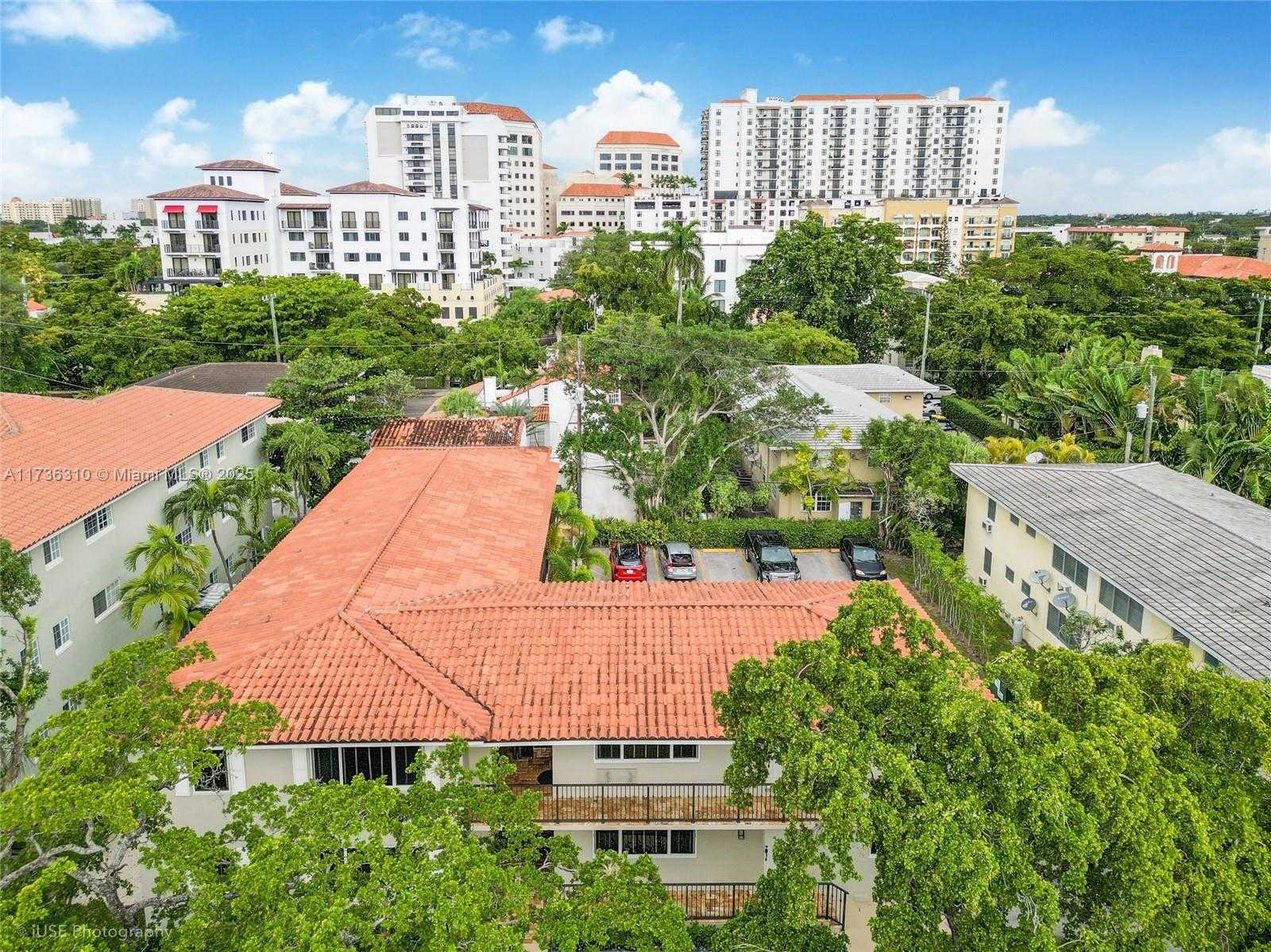 Small Image of 35 ANTILLA AVE, Coral Gables Number 8