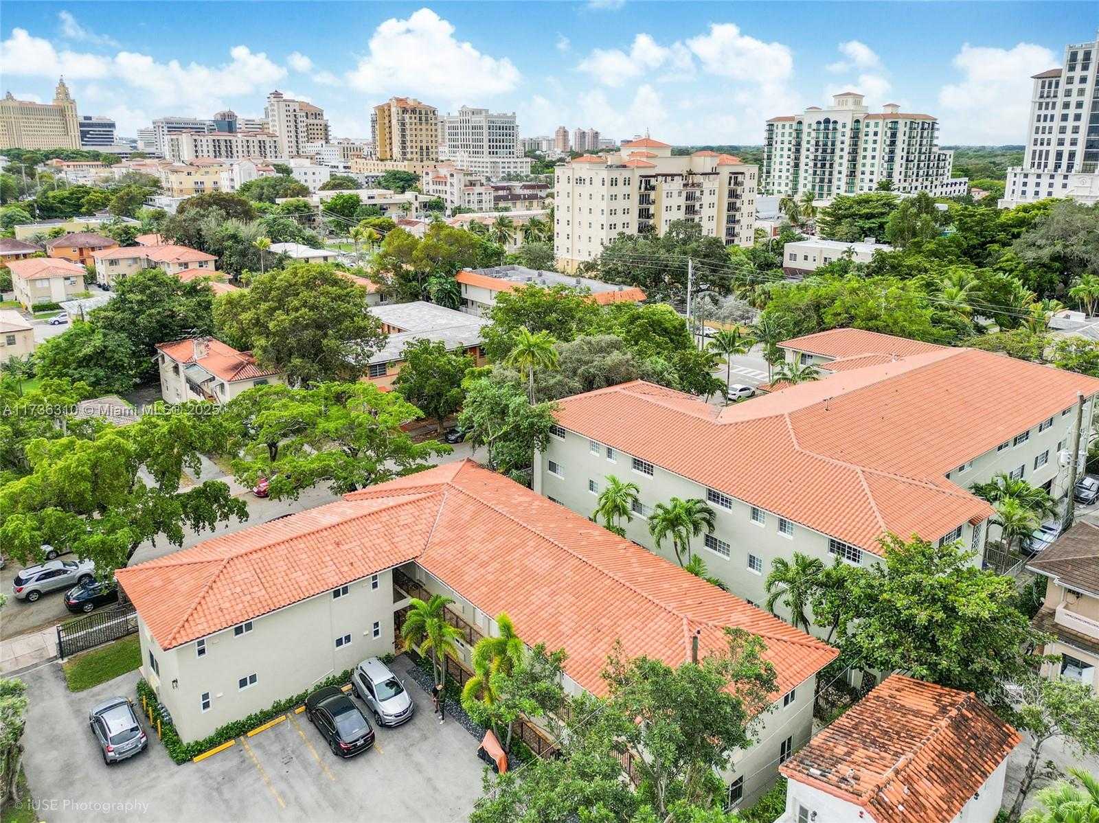 Small Image of 35 ANTILLA AVE, Coral Gables Number 9
