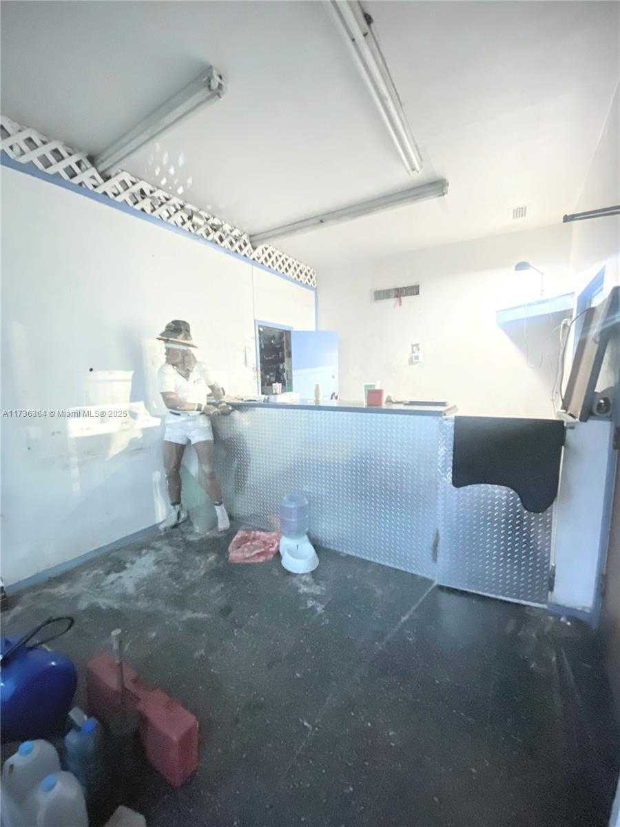 Small Image of 11580 NORTH EAST 2ND AVE, Miami Number 13