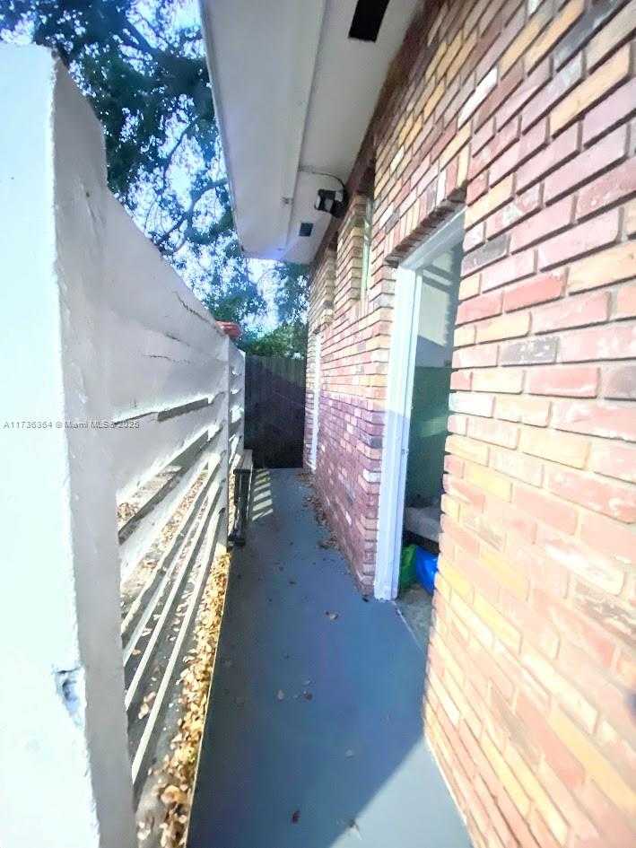 Small Image of 11580 NORTH EAST 2ND AVE, Miami Number 14