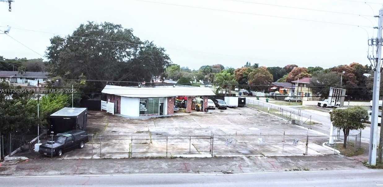 Small Image of 11580 NORTH EAST 2ND AVE, Miami Number 8