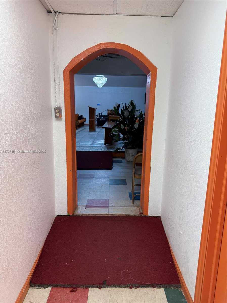 Small Image of 190 NORTH WEST 163RD ST, Miami Number 17