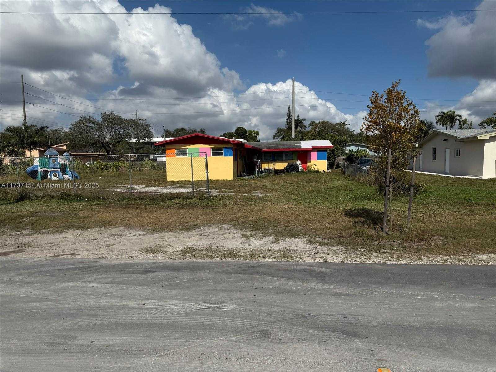 Small Image of 190 NORTH WEST 163RD ST, Miami Number 18