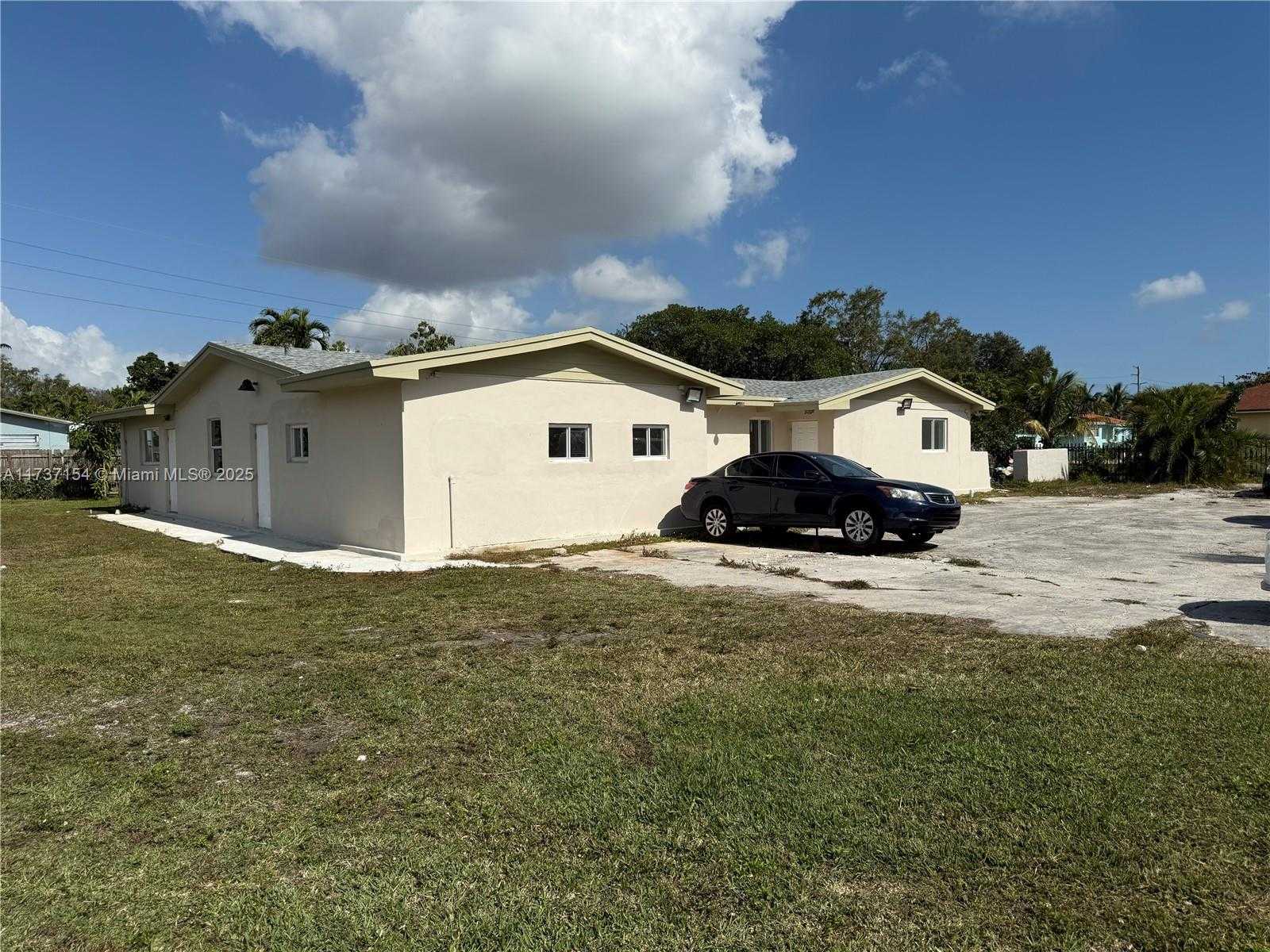Small Image of 190 NORTH WEST 163RD ST, Miami Number 19