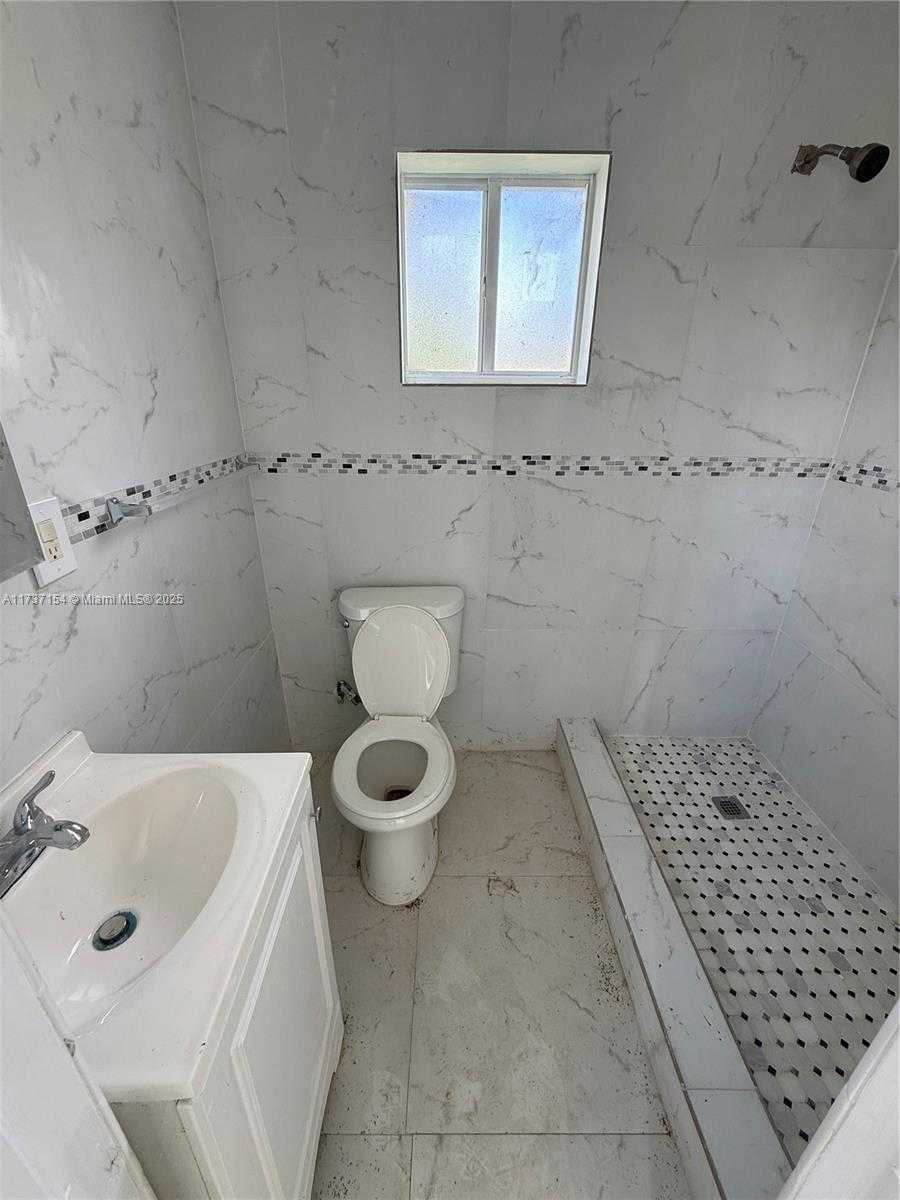 Small Image of 190 NORTH WEST 163RD ST, Miami Number 26