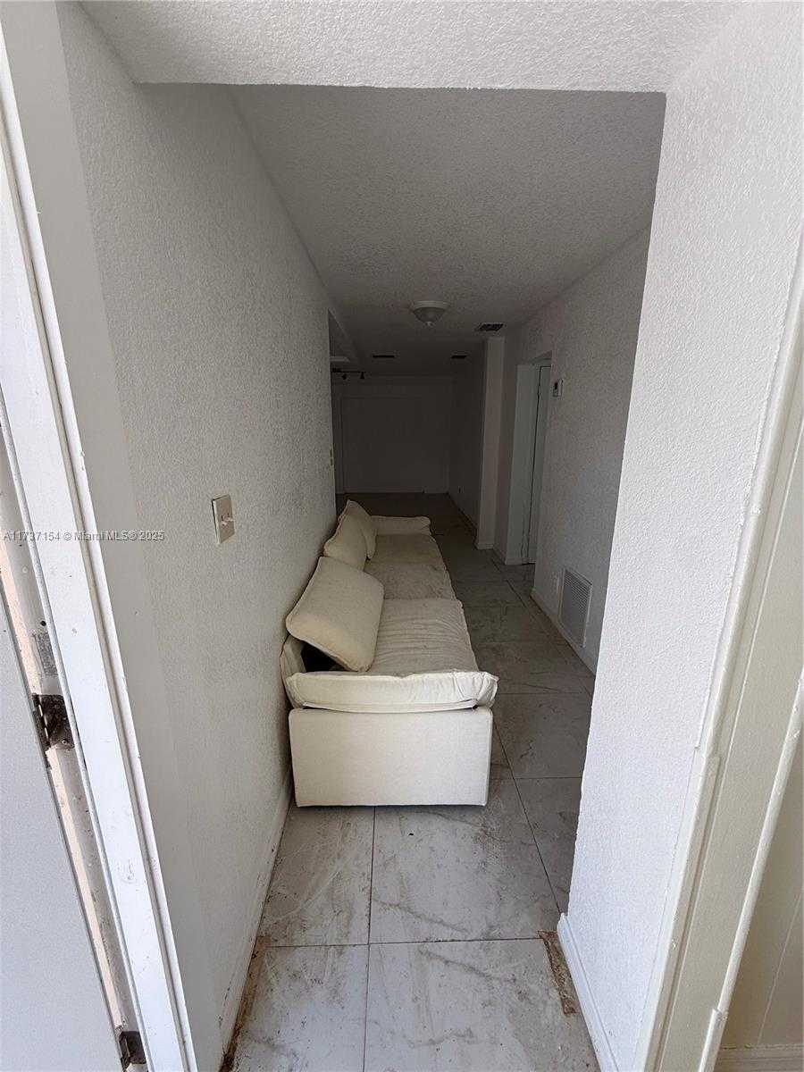 Small Image of 190 NORTH WEST 163RD ST, Miami Number 27