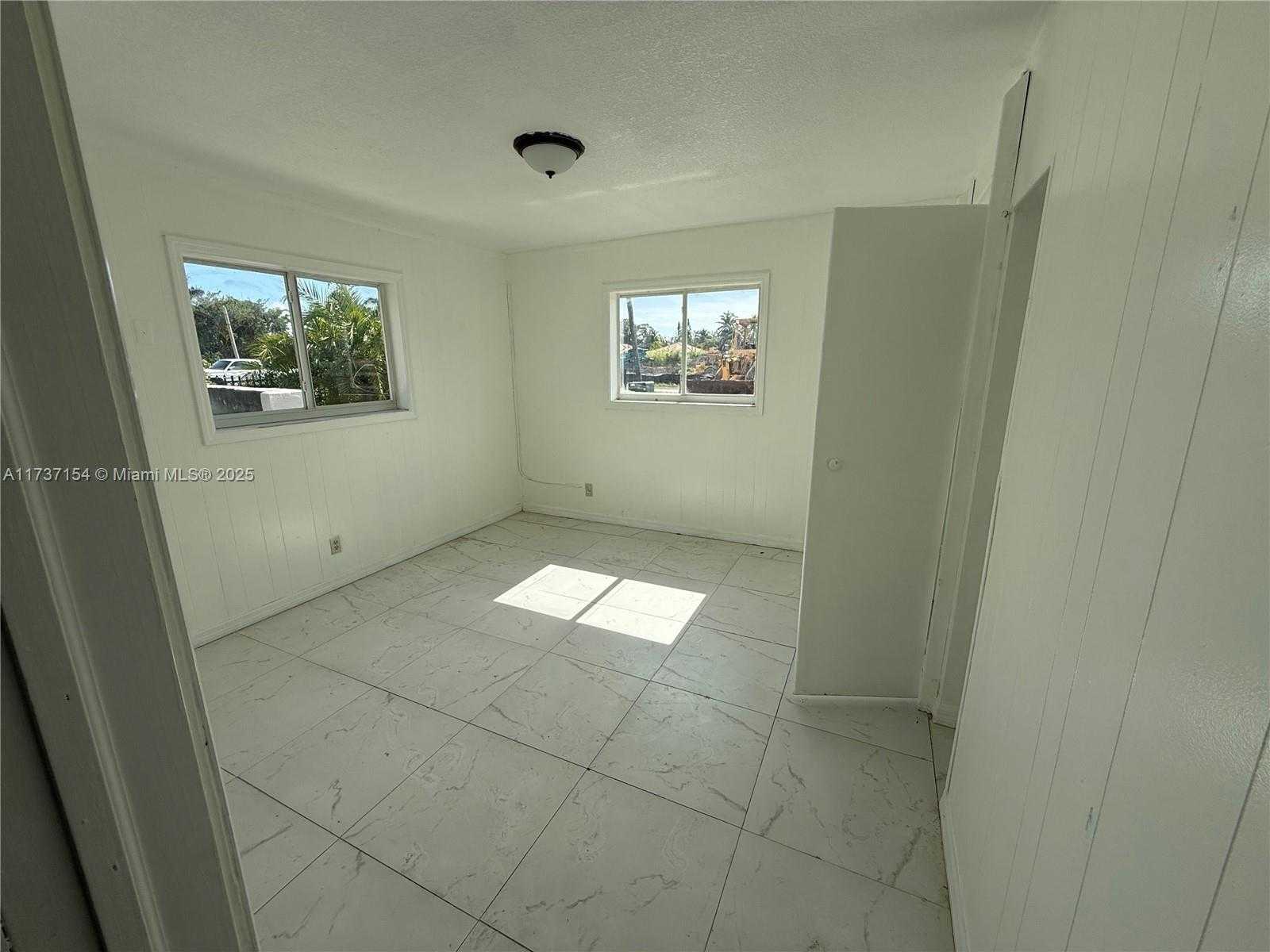 Small Image of 190 NORTH WEST 163RD ST, Miami Number 29
