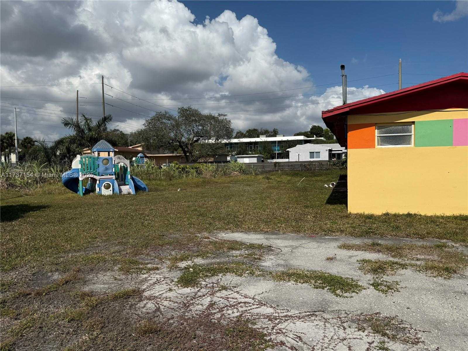 Small Image of 190 NORTH WEST 163RD ST, Miami Number 3