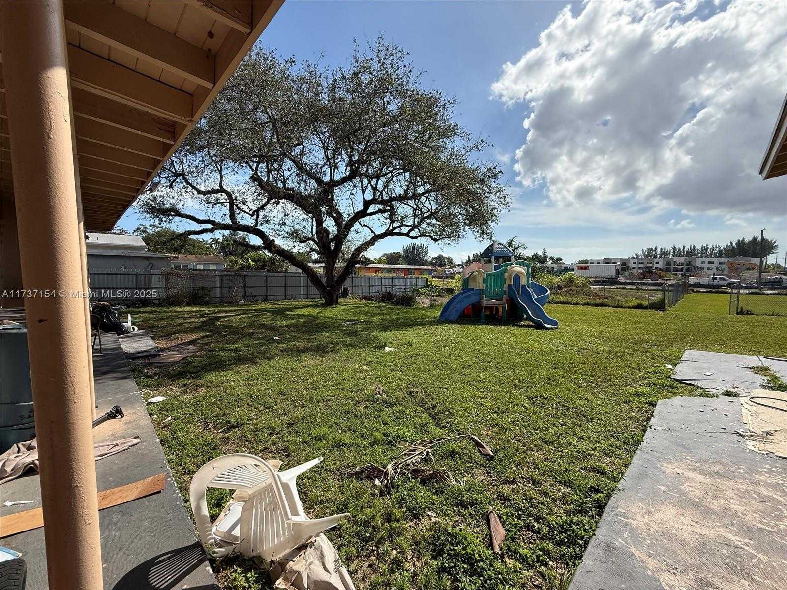 Small Image of 190 NORTH WEST 163RD ST, Miami Number 6