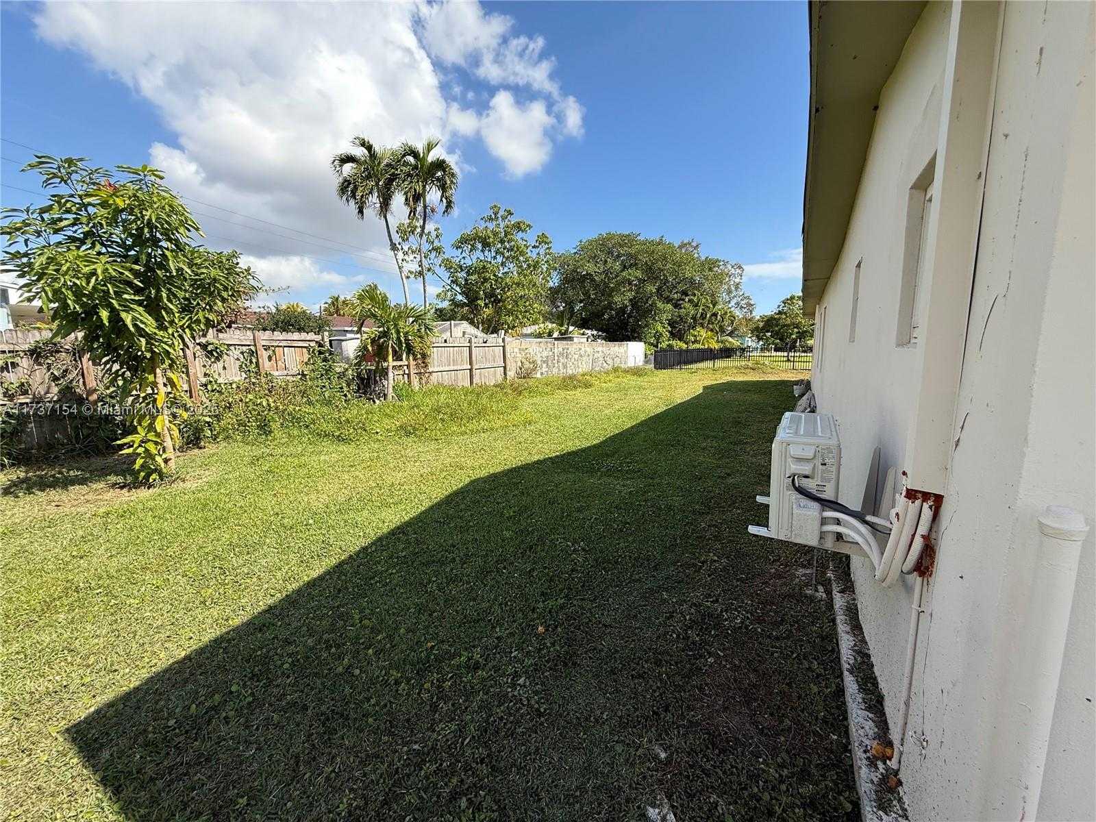 Small Image of 190 NORTH WEST 163RD ST, Miami Number 9