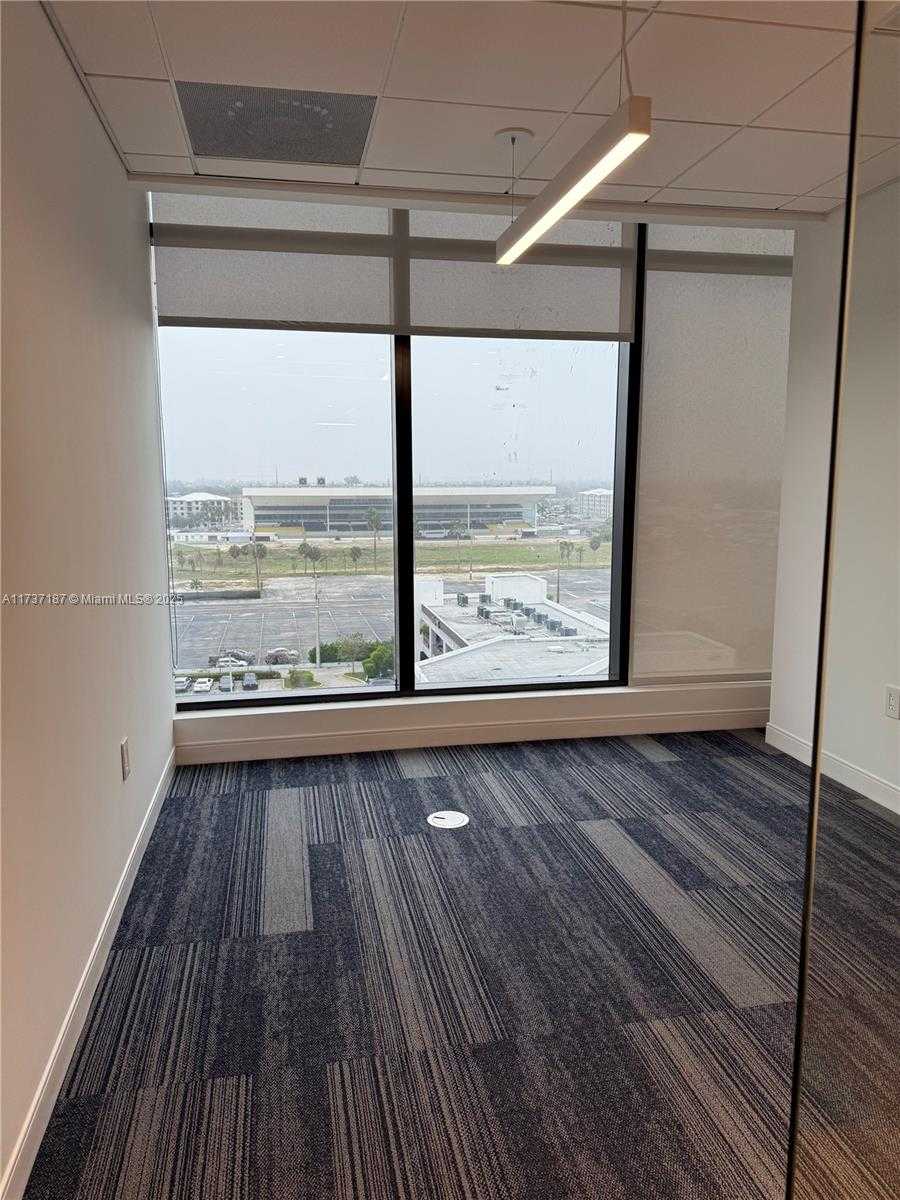 Small Image of 800 NORTH FEDERAL HWY #908, Hallandale Beach Number 6