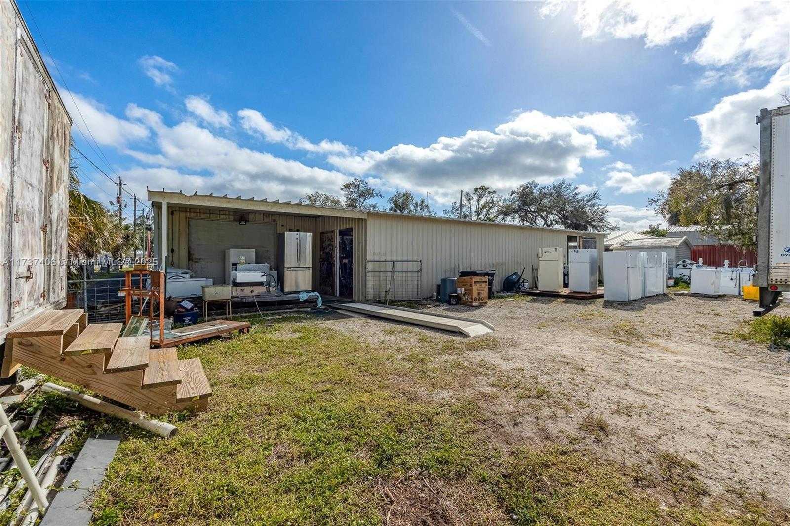Small Image of 1060 FL-29, LaBelle, FL 33935, USA Number 24