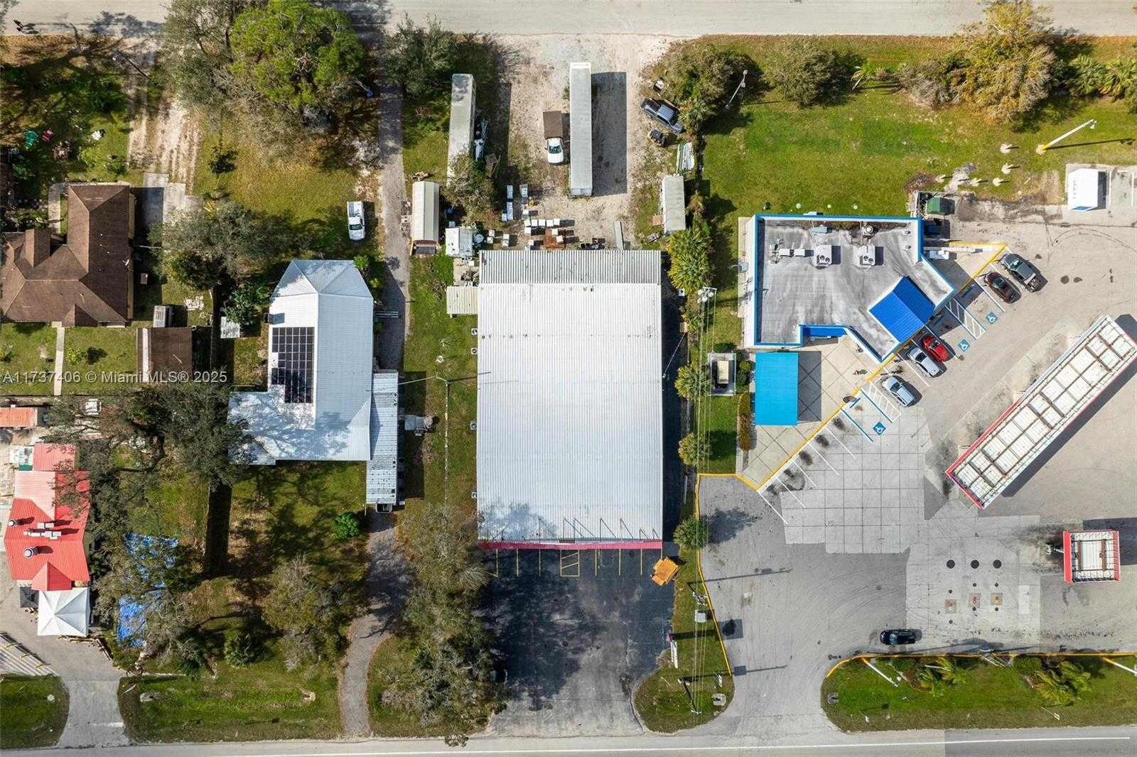 Small Image of 1060 FL-29, LaBelle, FL 33935, USA Number 27