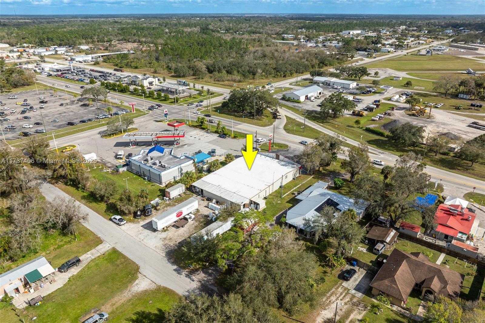 Small Image of 1060 FL-29, LaBelle, FL 33935, USA Number 29