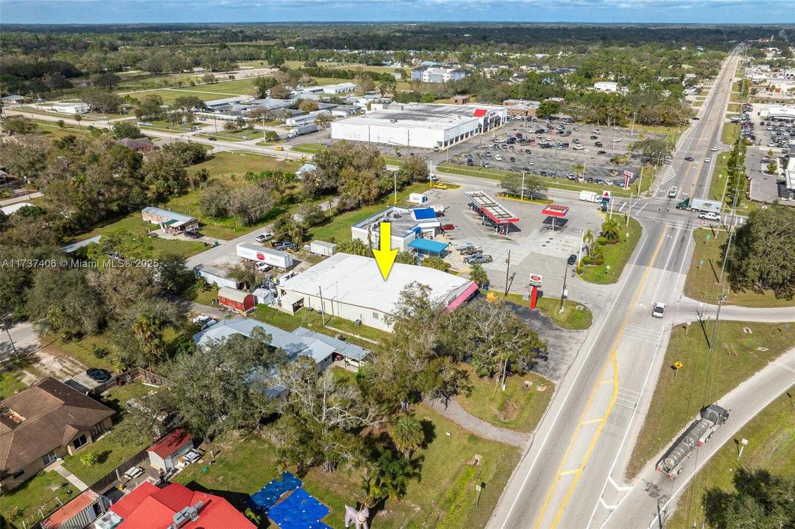 Small Image of 1060 FL-29, LaBelle, FL 33935, USA Number 30