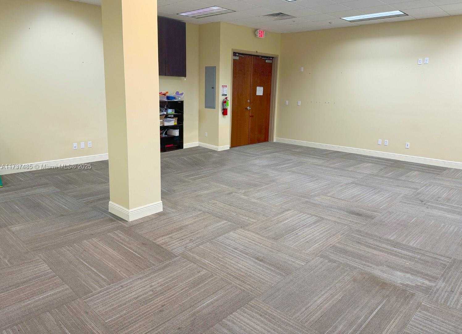 Small Image of 2100 SE Hillmoor Dr, Port St. Lucie, FL 34952, USA Number 4