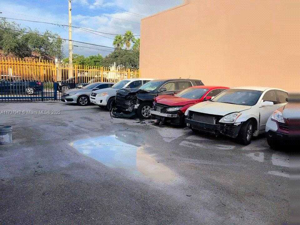 Small Image of 2005 NORTH WEST 10TH AVE, Miami Number 3