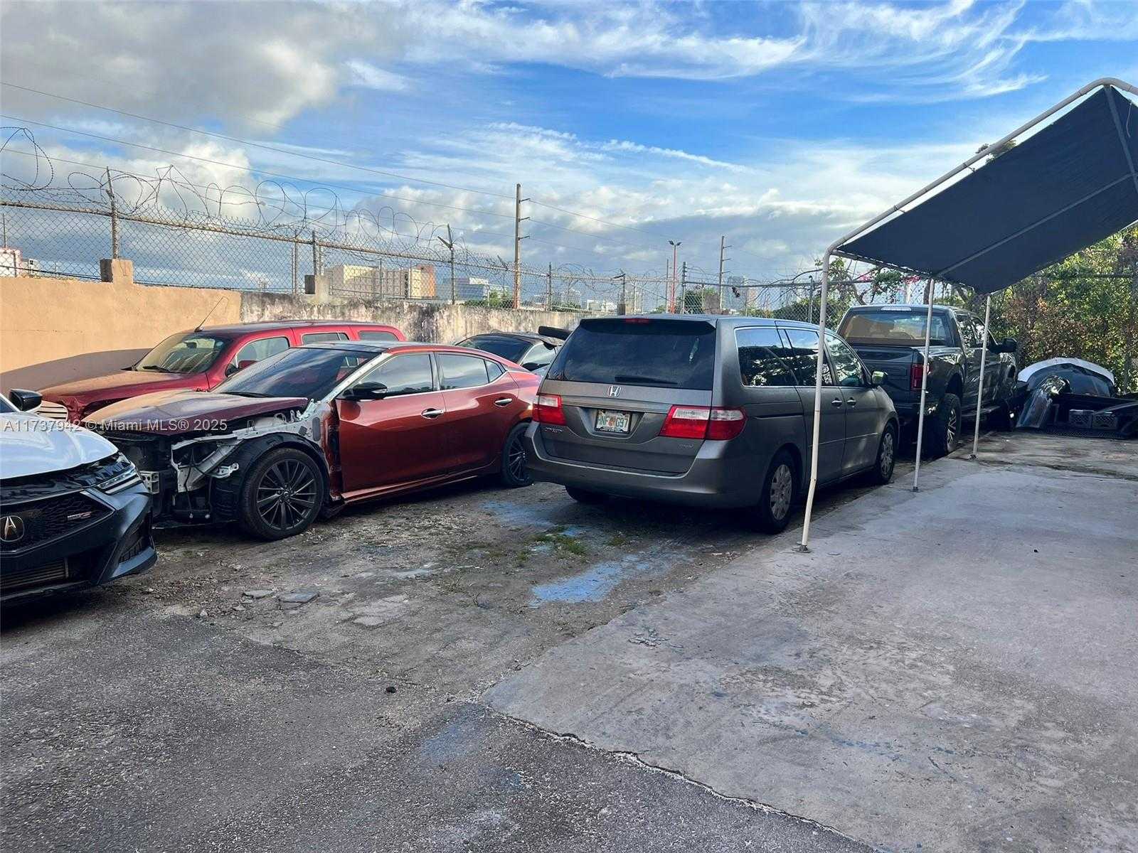 Small Image of 2005 NORTH WEST 10TH AVE, Miami Number 4