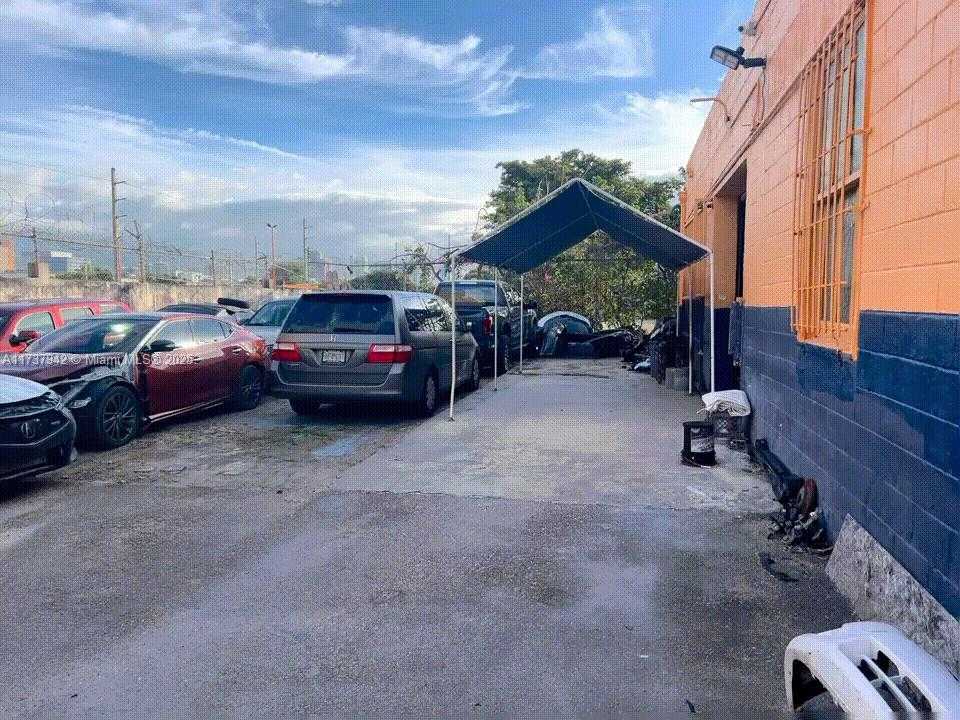 Small Image of 2005 NORTH WEST 10TH AVE, Miami Number 6