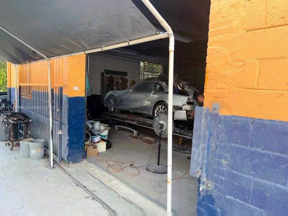 Small Image of 2005 NORTH WEST 10TH AVE, Miami Number 7