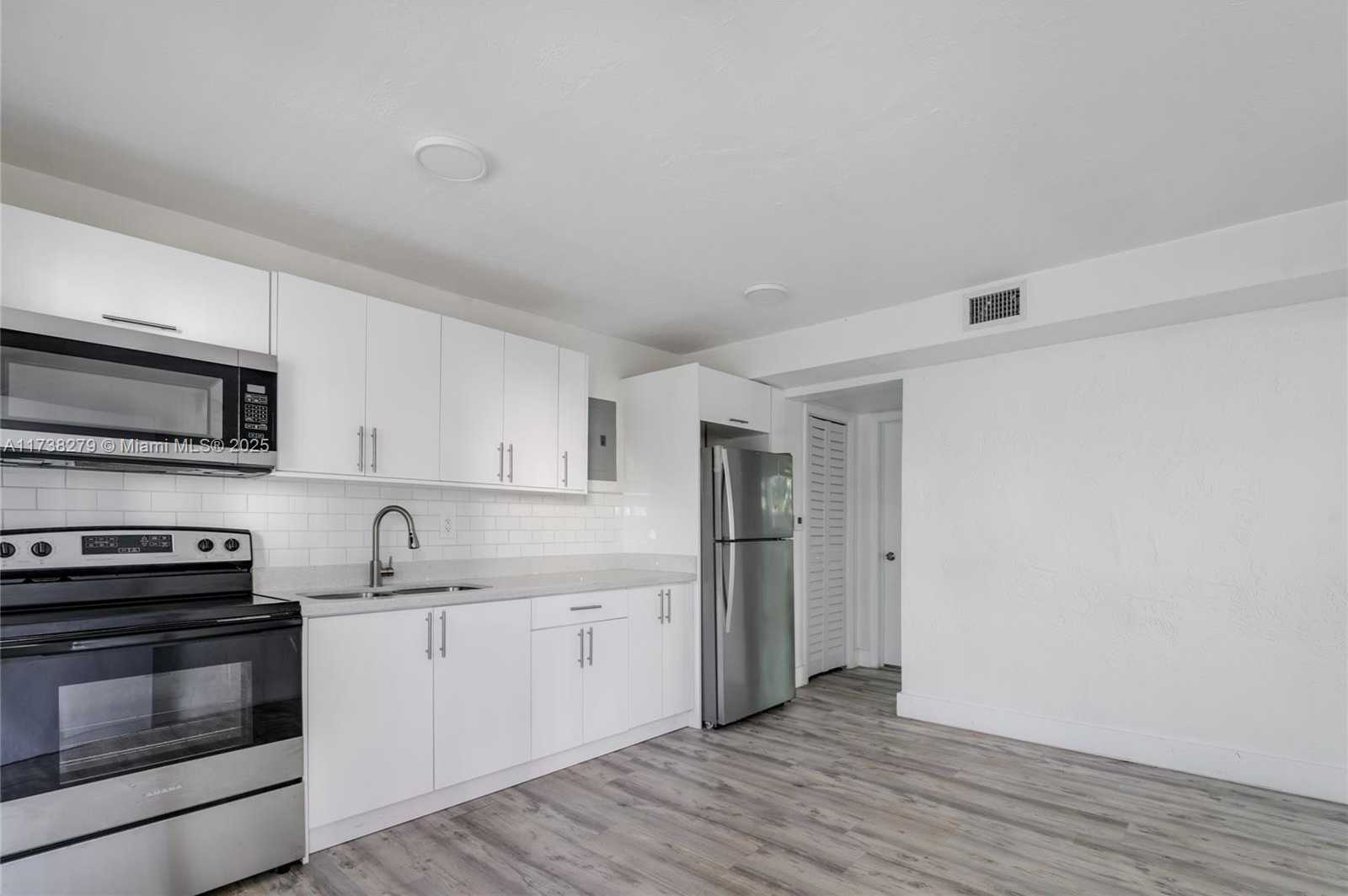 Small Image of 1630 NORTH WEST 18TH ST, Miami Number 4