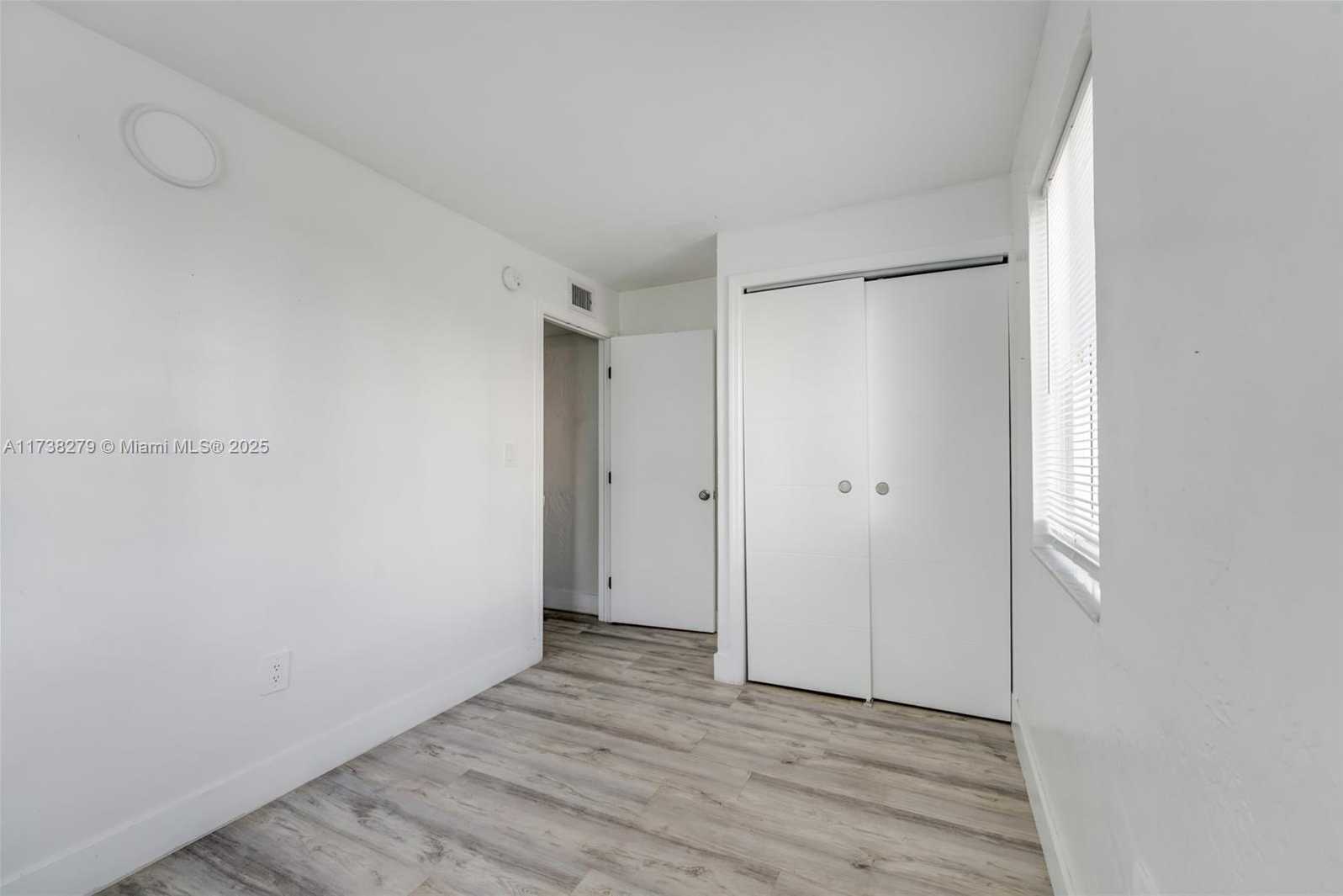 Small Image of 1630 NORTH WEST 18TH ST, Miami Number 9