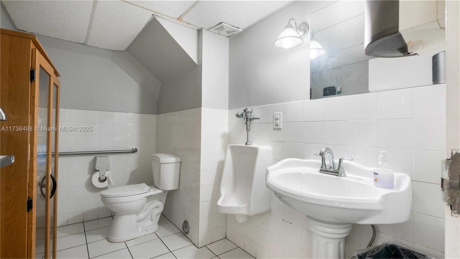 Small Image of 2751 VAN BUREN ST, Hollywood Number 11