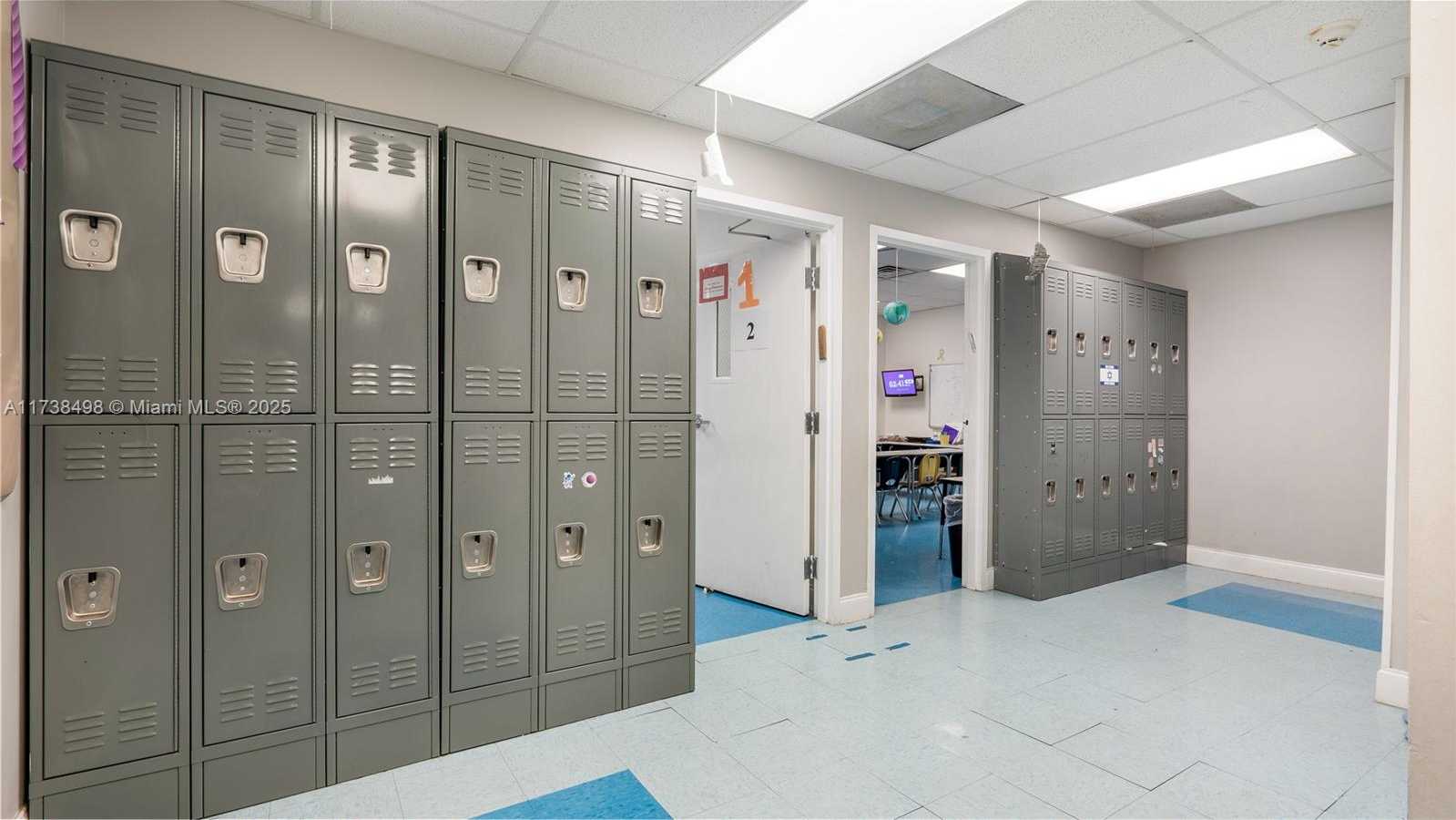 Small Image of 2751 VAN BUREN ST, Hollywood Number 13