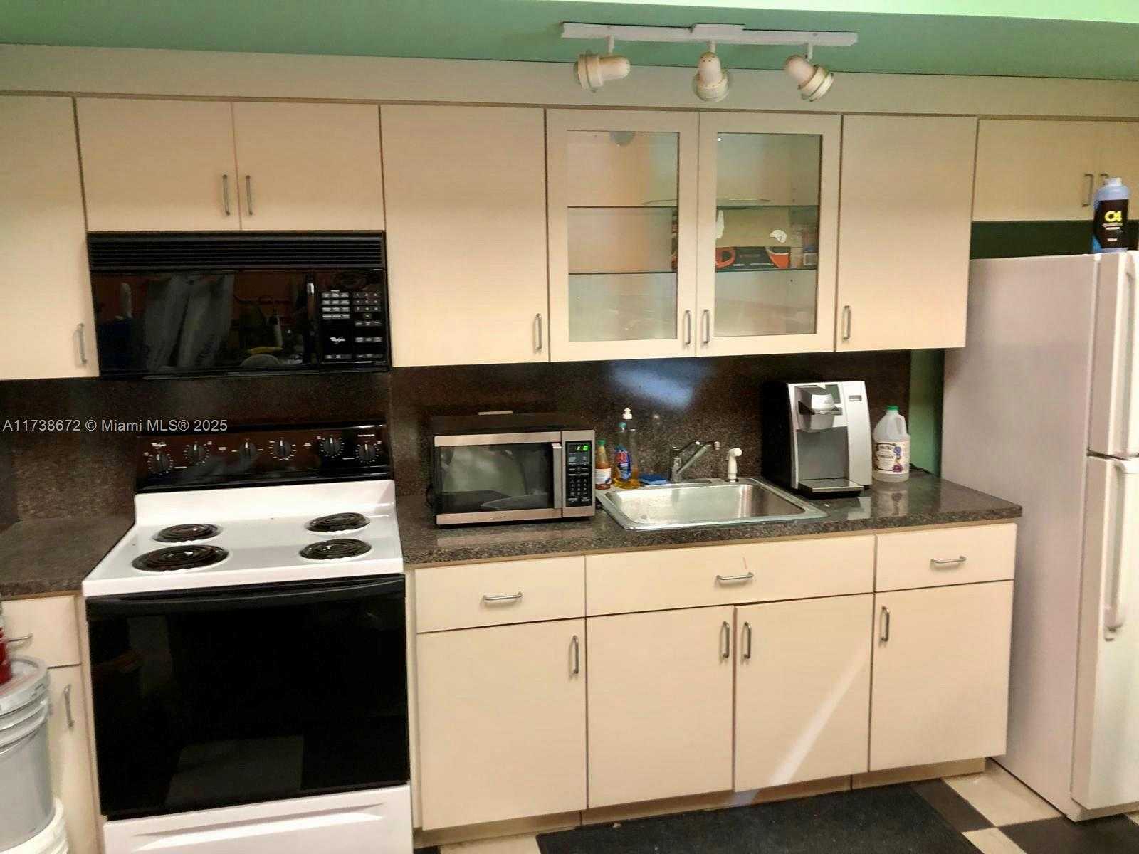 Small Image of 1751 WEST 38TH PL #1004A, Hialeah Number 12