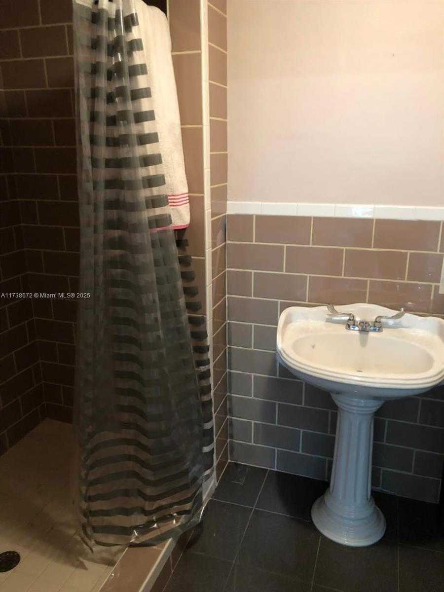 Small Image of 1751 WEST 38TH PL #1004A, Hialeah Number 19
