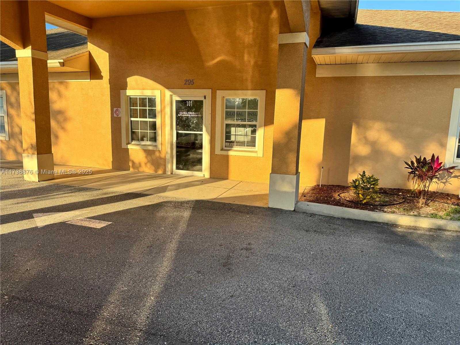 Small Image of 295 Patterson Rd, Haines City, FL 33844, USA Number 26
