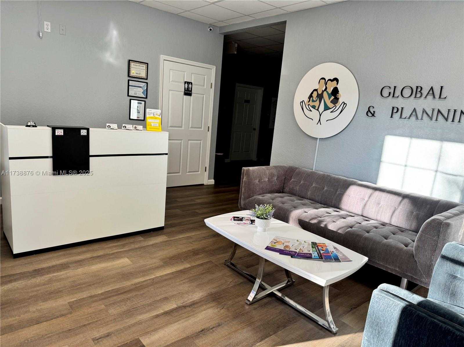 Small Image of 295 Patterson Rd, Haines City, FL 33844, USA Number 4