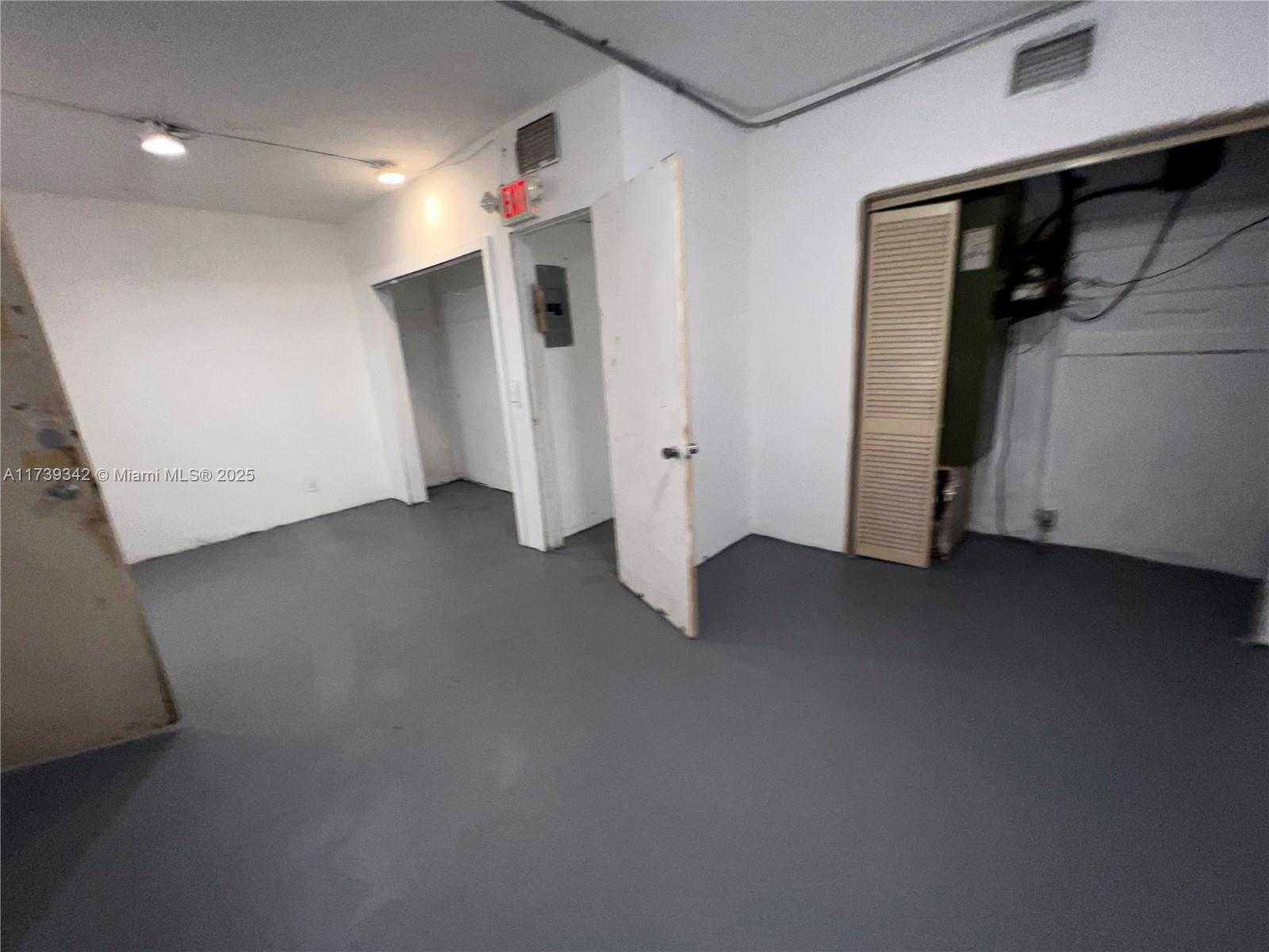 Small Image of 1100 SOUTH DIXIE HWY, Hollywood Number 11
